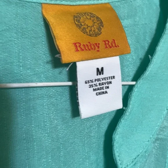 RUBY RD. - Shear , Embroidery, Button Down , NWT BEAUTIFUL SUMMER TOP (M) - Picture 4 of 12